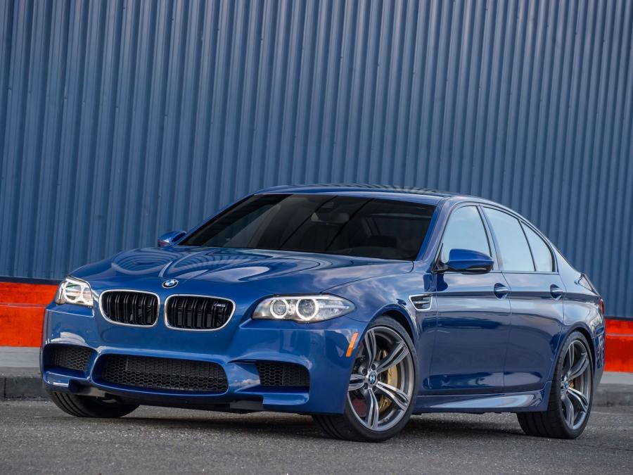  BMW M5 2013 года  (US) (фото 8 из 10)